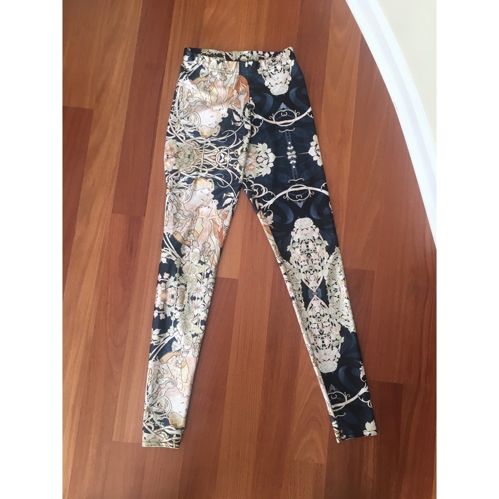BlackMilk RARE Mucha Black Leggings- S